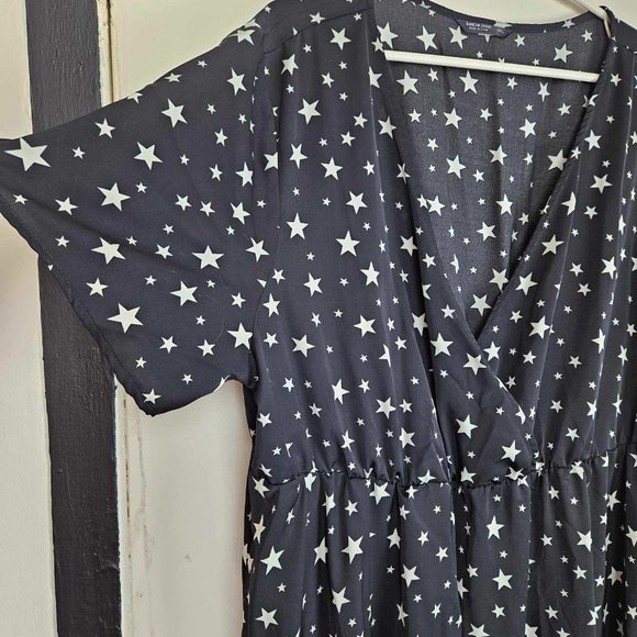 Shein Curve Long Black Dress with White stars, thin and flows beautifully, 4X - Picture 6 of 9